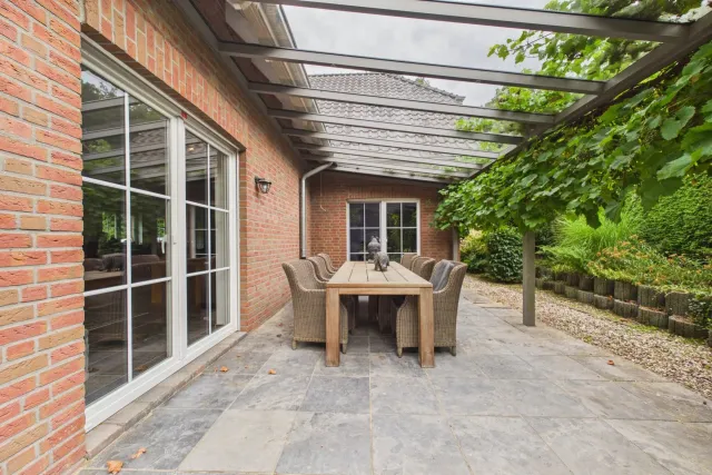Groot vrijstaande villa — foto 16